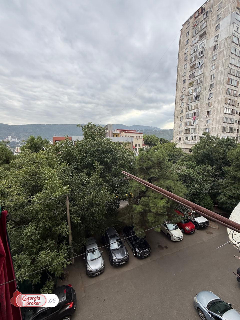 nearly repaired 3-room apartment for sale